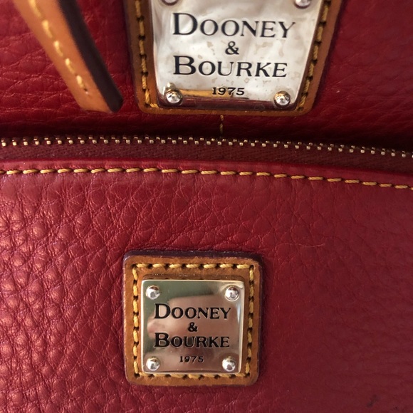 Dooney & Bourke Red Large Handbag with matching Makeup Bag - Picture 5 of 14